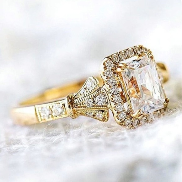 18k Gold Dainty Promise/Engagement Ring - Picture 2 of 4